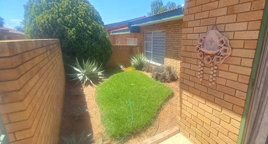 To Let 3 Bedroom Property for Rent in Riebeeckstad Free State